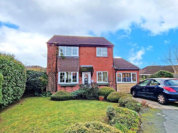 3 Bedroom Detached House For Sale In Derwent Road, Bicester, OX26