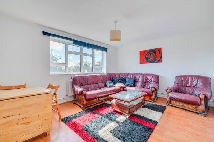 1 Bedroom Flat To Rent In Donnington Road, London, NW10