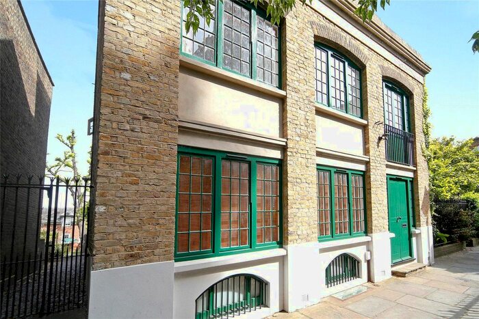 2 Bedroom Semi-Detached House To Rent In St. Alfege Passage, London, SE10