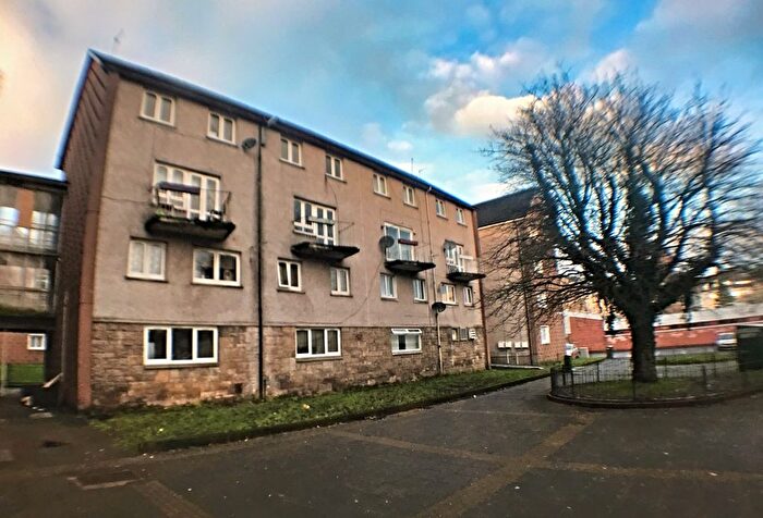 3 Bedroom Maisonette To Rent In West Buchanan Place, Paisley, PA1