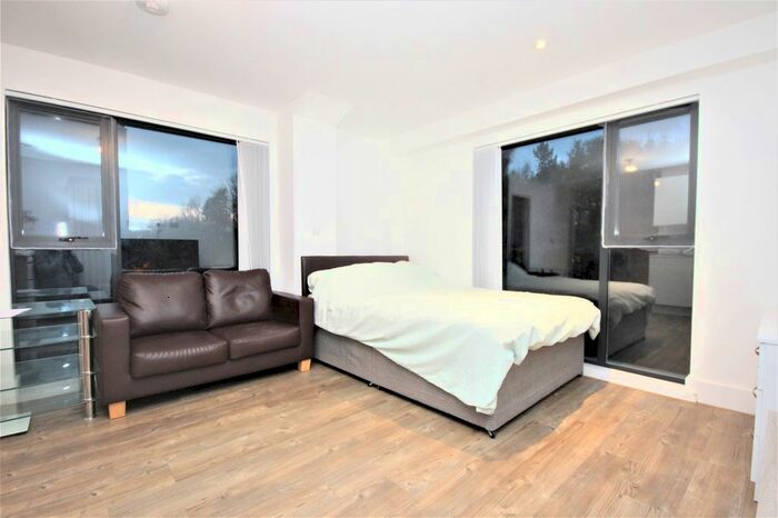 Studio To Rent In Cardinal Court, Scholes Street, Oldham, Lancashire, OL1