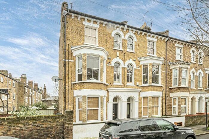 2 Bedroom Flat To Rent In Chantrey Road, Stockwell, SW9