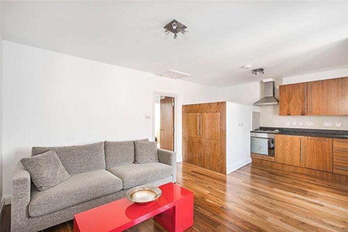 2 Bedroom Flat To Rent In Gledstanes Road, Fulham, W14