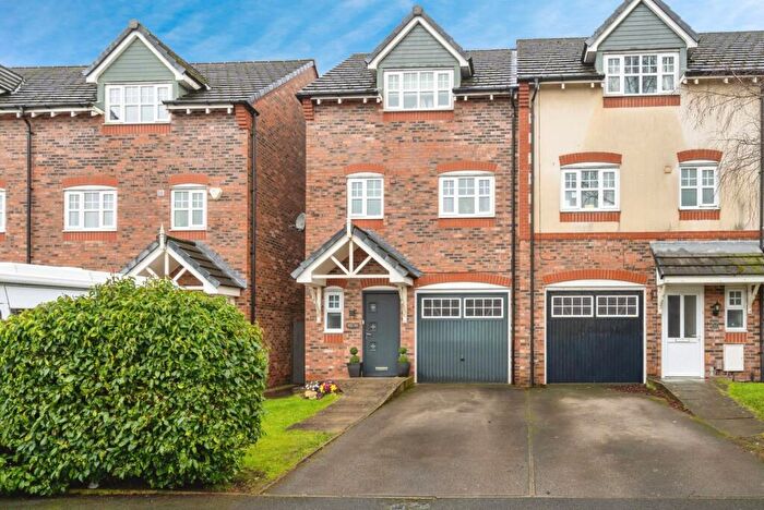 3 Bedroom Mews For Sale In Settle Street, Bolton, Lancashire, BL3