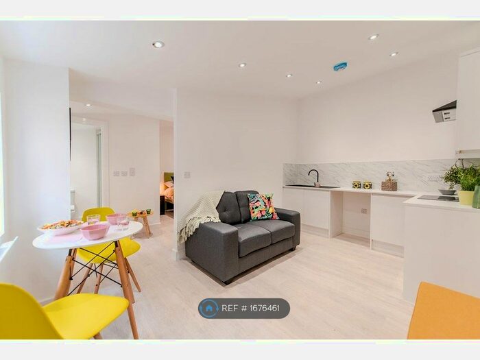 1 Bedroom Flat To Rent In Hunters Lane, Oldham, OL1