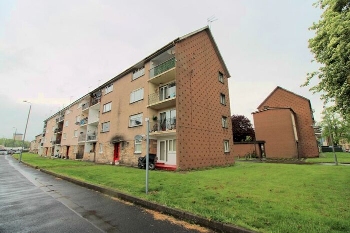 2 Bedroom Flat To Rent In Canal Terrace, Paisley, PA1
