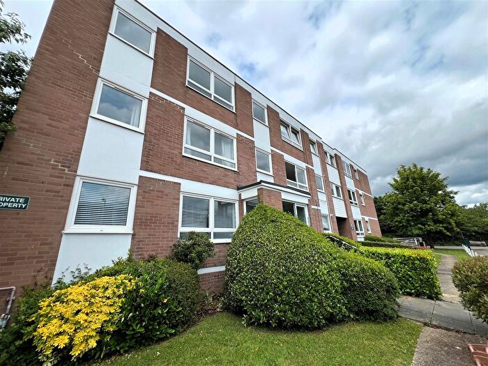 3 Bedroom Flat To Rent In Eglington Road, North Chingford, E4