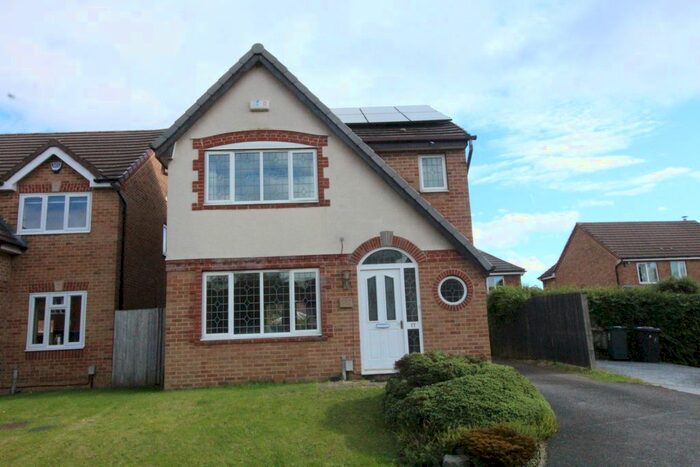 3 Bedroom Detached House To Rent In Priestley Gardens, Heckmondwike WF16