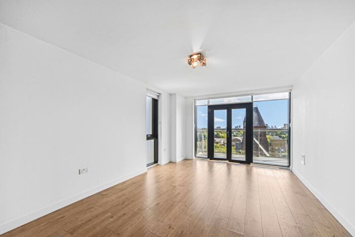 3 Bedroom Apartment To Rent In Zest House, Beechwood Road, London, E8