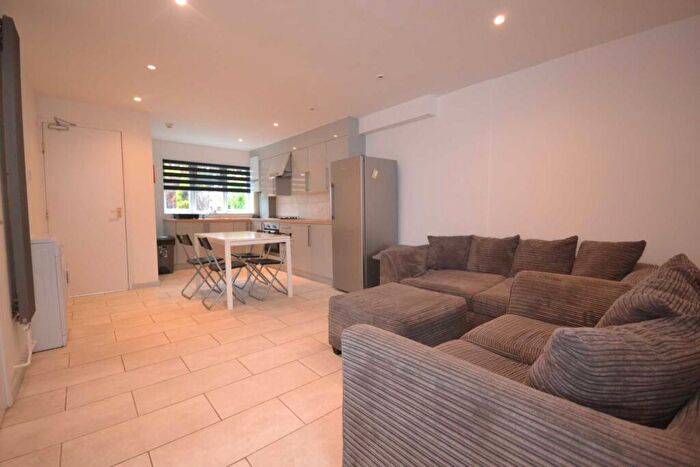 5 Bedroom Terraced House To Rent In Spring Terrace, Reading, RG2