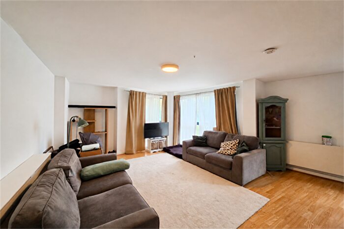 2 Bedroom Apartment For Sale In Douglas Path, E14