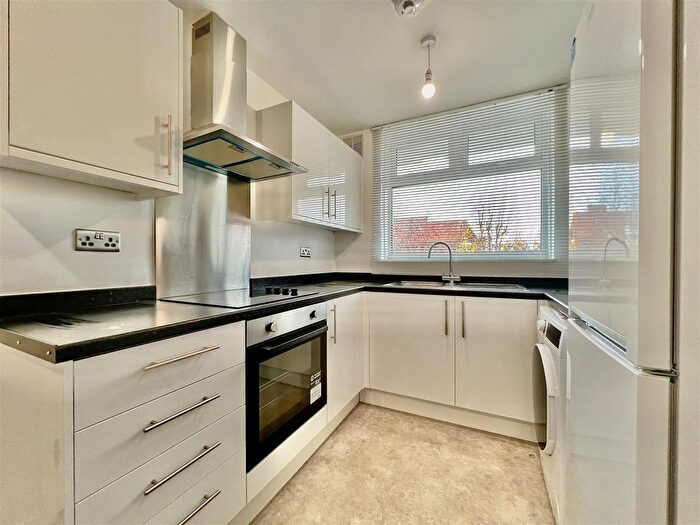 2 Bedroom Flat To Rent In Benson Close, Hounslow, TW3