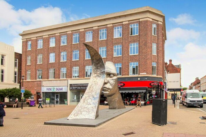 1 Bedroom Flat To Rent In Flat, Avenue House, Silver Street, Bedford, MK40