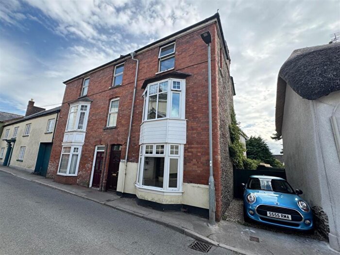 3 Bedroom End Of Terrace House To Rent In Chulmleigh, EX18