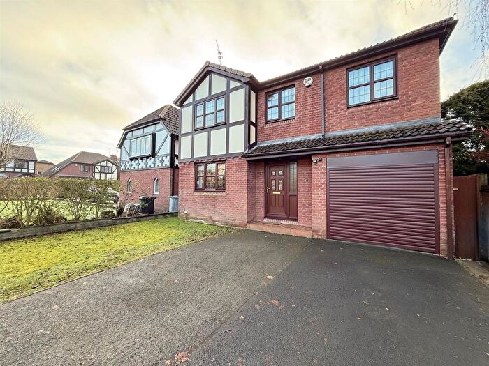 4 Bedroom Detached House For Sale In Ploughmans Way, Macclesfield, SK10