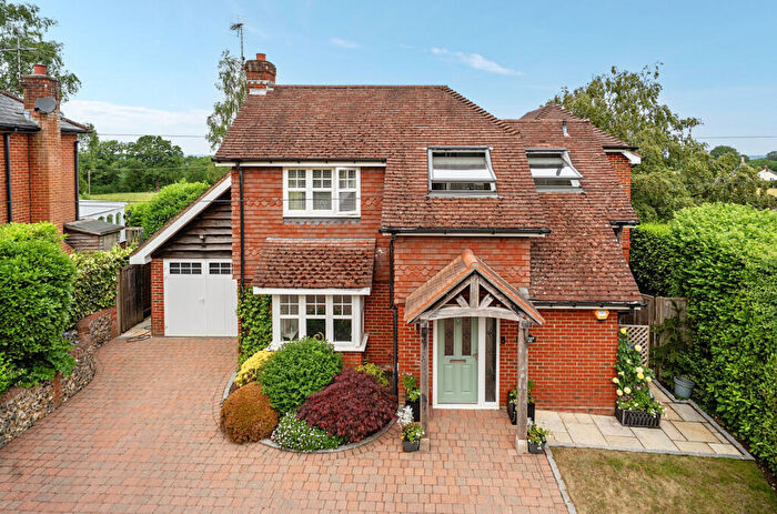 4 Bedroom Detached House For Sale In School Lane, Ewshot, Farnham, Surrey, GU10