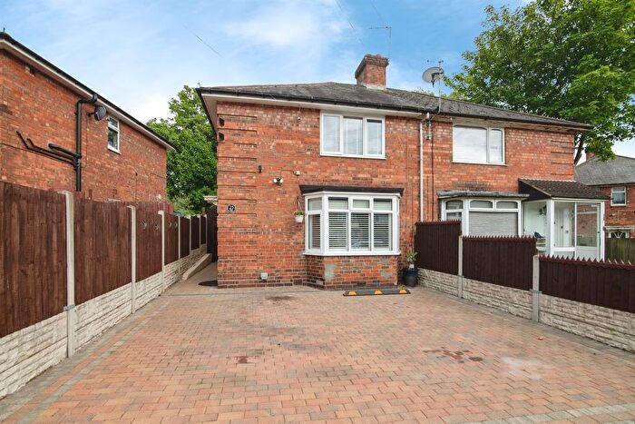 3 Bedroom Semi-Detached House For Sale In Bendall Road, Birmingham, B44