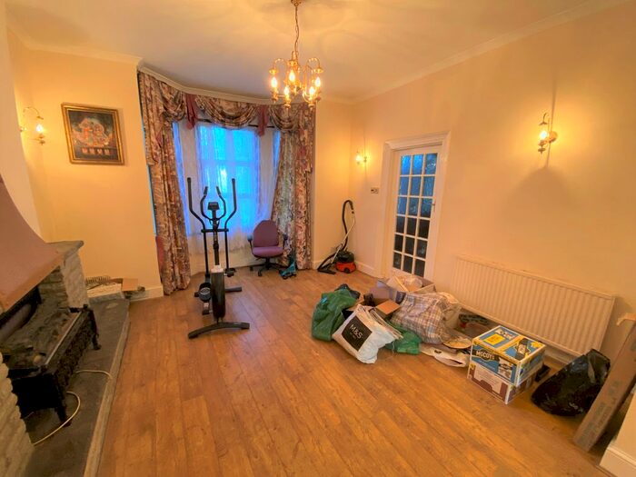 3 Bedroom Semi-Detached House To Rent In Shrewsbury Lane, London SE18