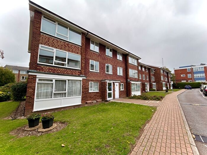 2 Bedroom Flat To Rent In St James Road, Sutton, SM1