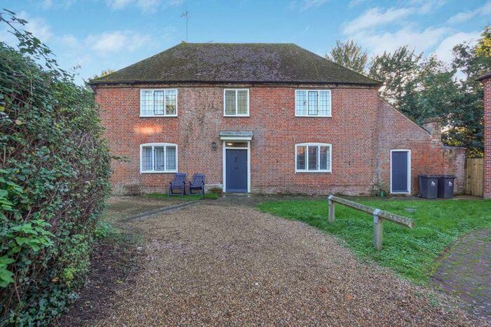 4 Bedroom Detached House To Rent In Park Cottages, Canterbury, CT1