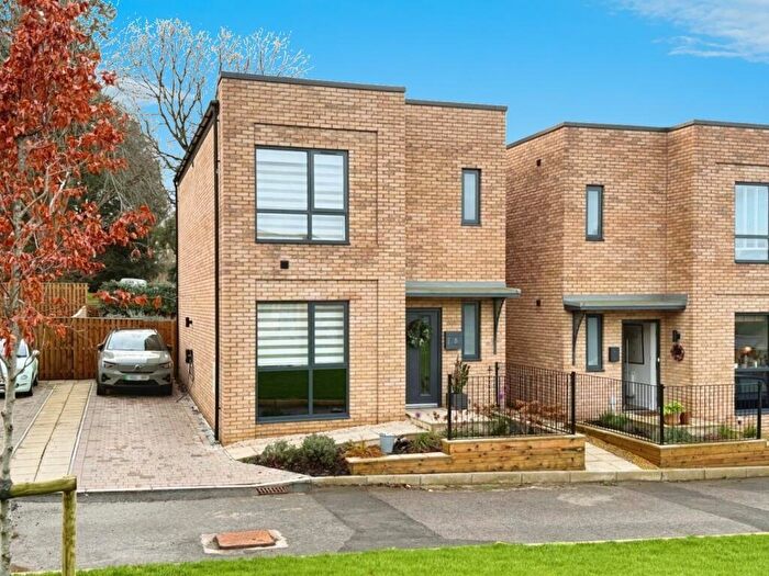 3 Bedroom Detached House For Sale In Mary King Close, Standish, Stonehouse, GL10