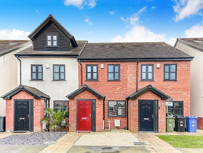 2 Bedroom Terraced House For Sale In Kristine Close, Grimsby, Lincolnshire, DN32