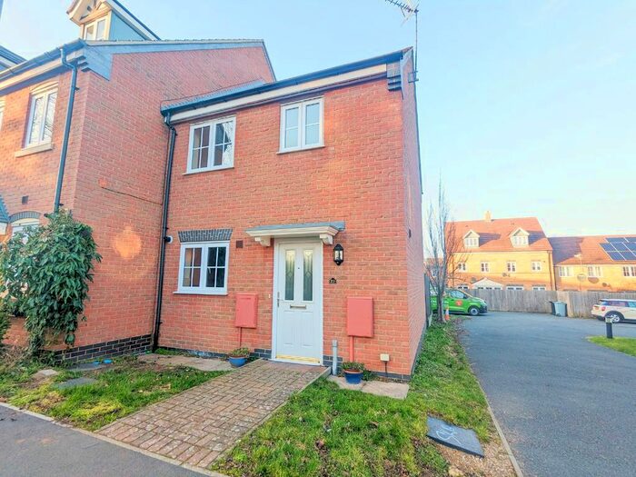 3 Bedroom Town House To Rent In Woodbrook, Grantham, NG31