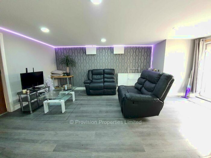 2 Bedroom Terraced House To Rent In Ash Grove, Hyde Park, Leeds, LS6