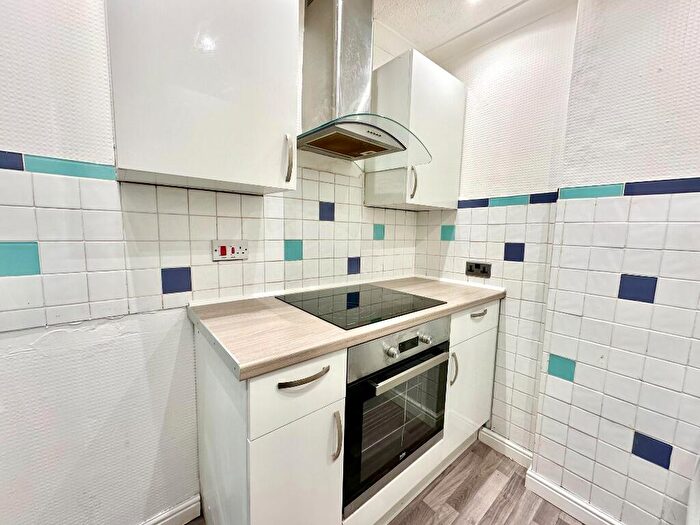 2 Bedroom Flat To Rent In Alexandra Parade, Dennistoun, Glasgow, G31