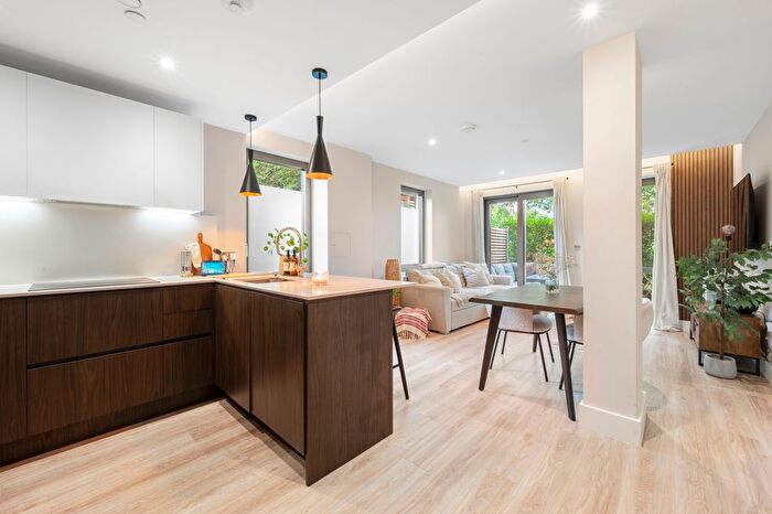 1 Bedroom Flat For Sale In The Zero, Edna Road, Raynes Park, SW20