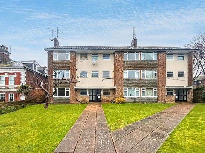 2 Bedroom Flat For Sale In Ocklynge Avenue, Eastbourne, BN21