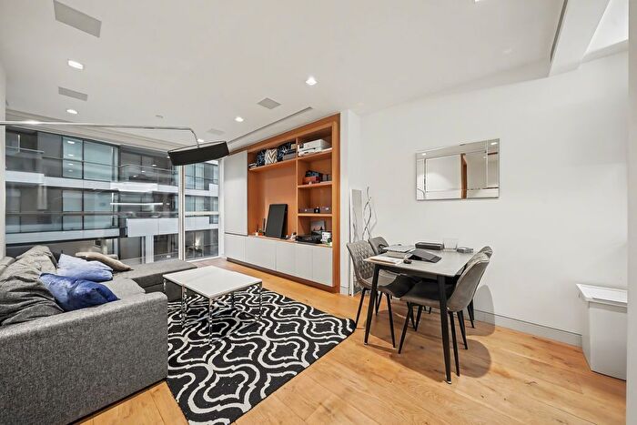 1 Bedroom Flat To Rent In Tudor House, Duchess Walk, London, SE1