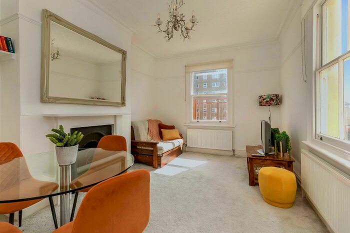 2 Bedroom Apartment To Rent In Victoria Terrace, Hove, BN3
