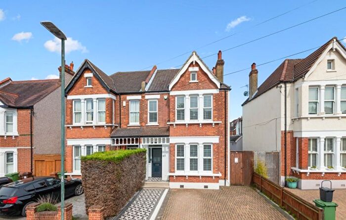 5 Bedroom Semi-Detached House To Rent In Onslow Gardens, Wallington, SM6