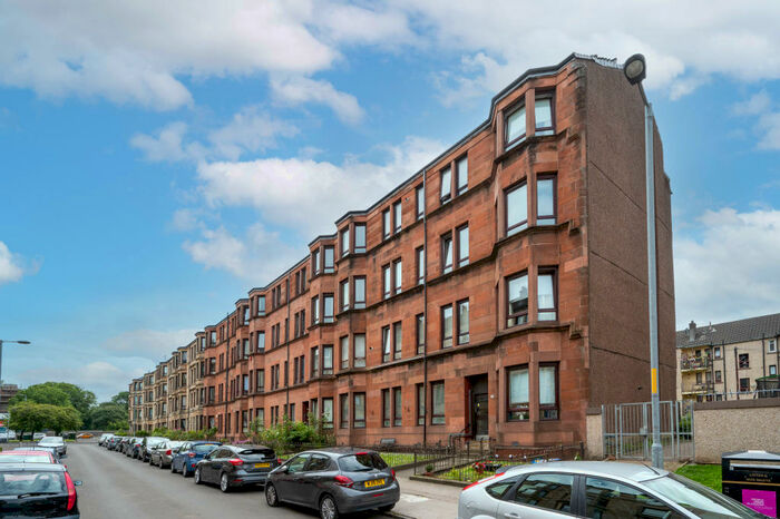 3 Bedroom Apartment To Rent In Roebank Street, Glasgow, G31