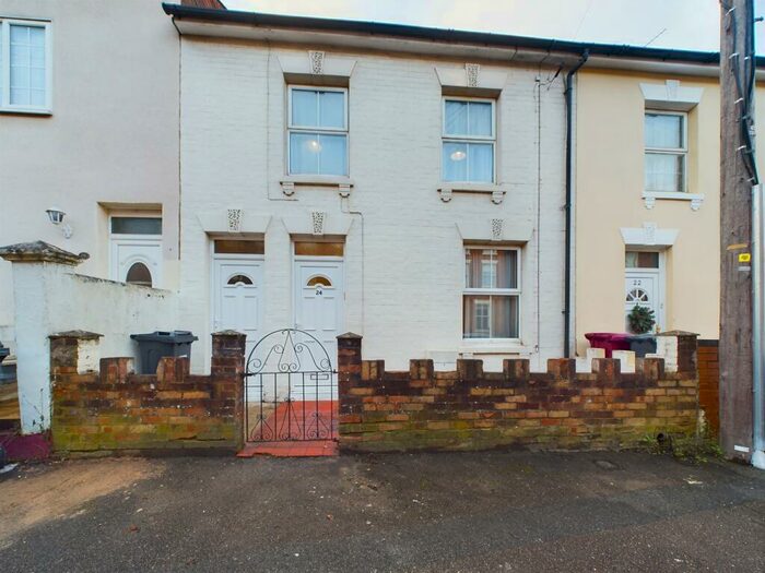 3 Bedroom Terraced House To Rent In Carey Street, Reading, RG1