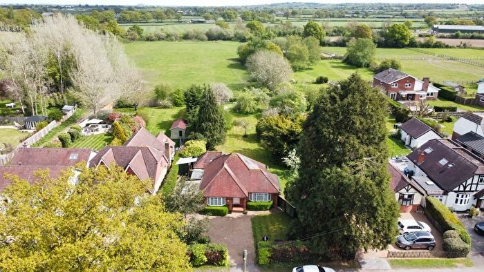 2 Bedroom Bungalow For Sale In Moneyrow Green, Maidenhead, SL6