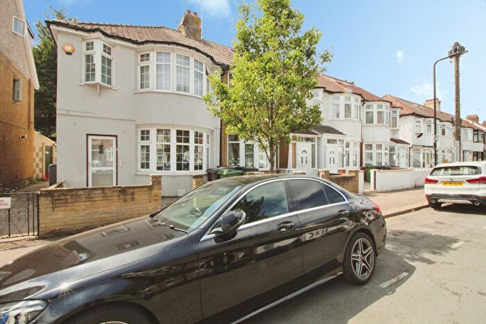 3 Bedroom Terraced House To Rent In Sanderstead Road, Leyton, London, E10