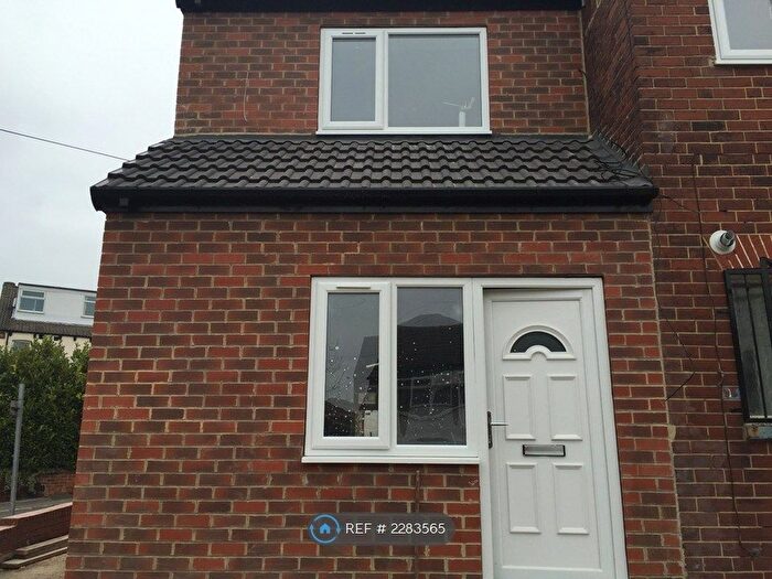 1 Bedroom End Of Terrace House To Rent In Kelso Gardens, Leeds, LS2