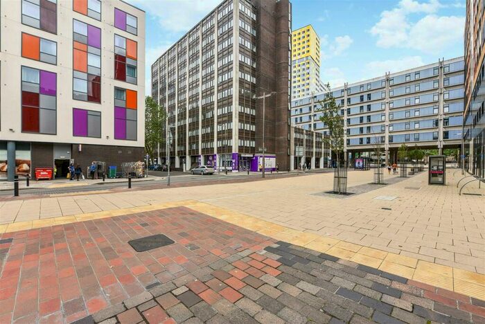 1 Bedroom Apartment To Rent In Isambard Brunel Road, Portsmouth, PO1