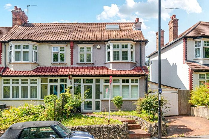 4 Bedroom End Of Terrace House For Sale In Grange Road, South Norwood, London, SE25