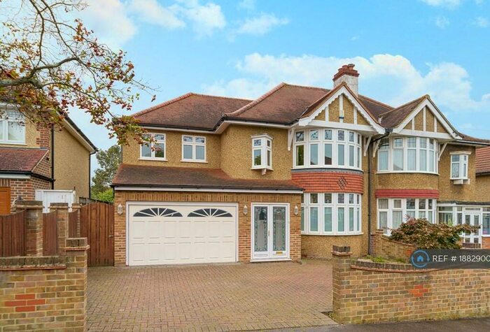 4 Bedroom Semi-Detached House To Rent In Bennetts Avenue, Croydon, CR0