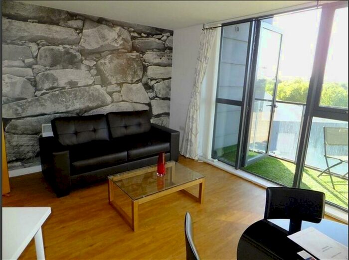 2 Bedroom Flat To Rent In Quebec Building, Bury Street, Salford, M3