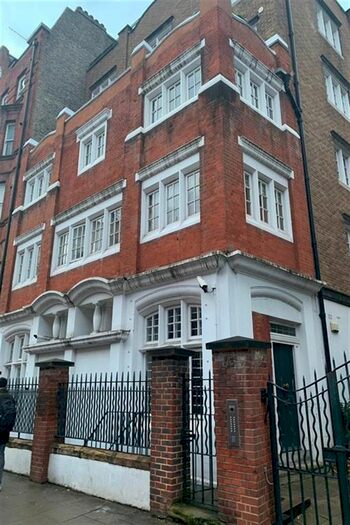 2 Bedroom Flat To Rent In Tavistock Place, London, WC1H