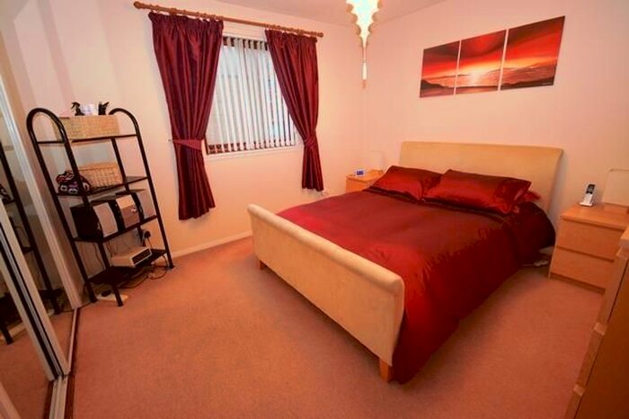 2 Bedroom Flat To Rent In Harrismith Place, Edinburgh, EH7