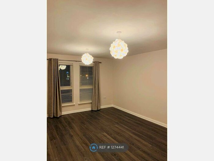 2 Bedroom Flat To Rent In Dean Court, Clydebank G81