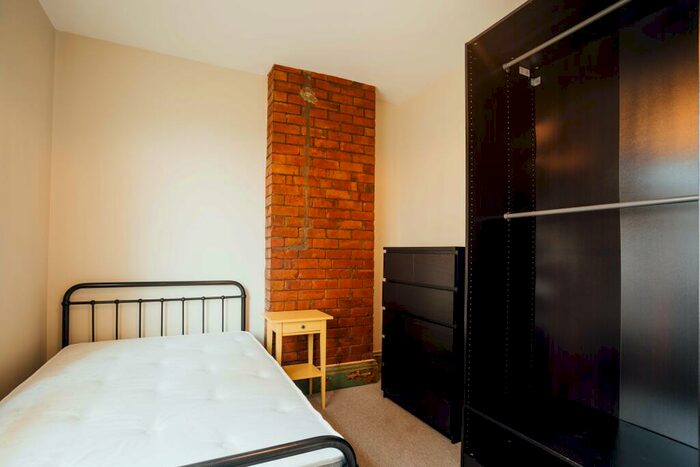 2 Bedroom Flat To Rent In Forest Road, Loughborough, LE11