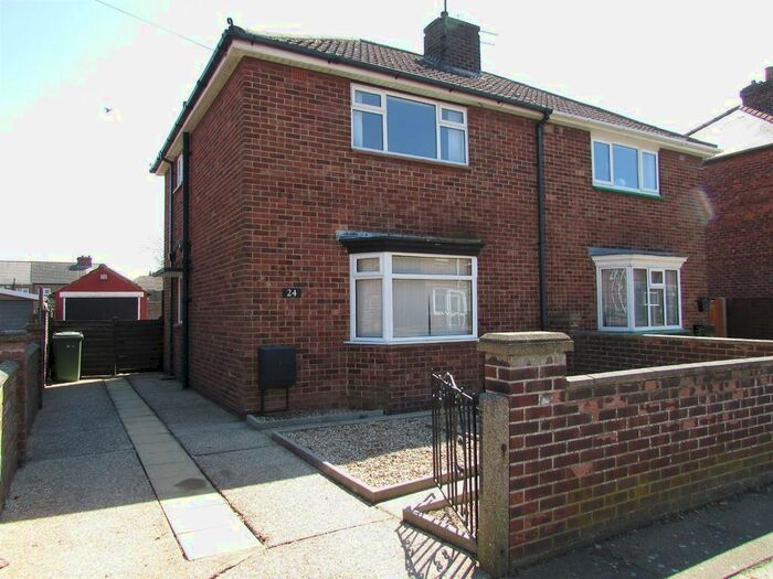 2 Bedroom Semi-Detached House To Rent In Brocklesby Place, Grimsby DN34