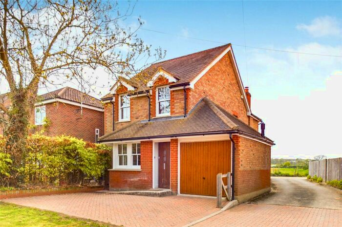 3 Bedroom Detached House For Sale In Brimpton Road, Brimpton, Reading, Berkshire, RG7