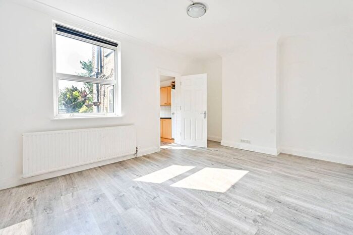 3 Bedroom Terraced House To Rent In Glenhurst Road, Brentford, TW8